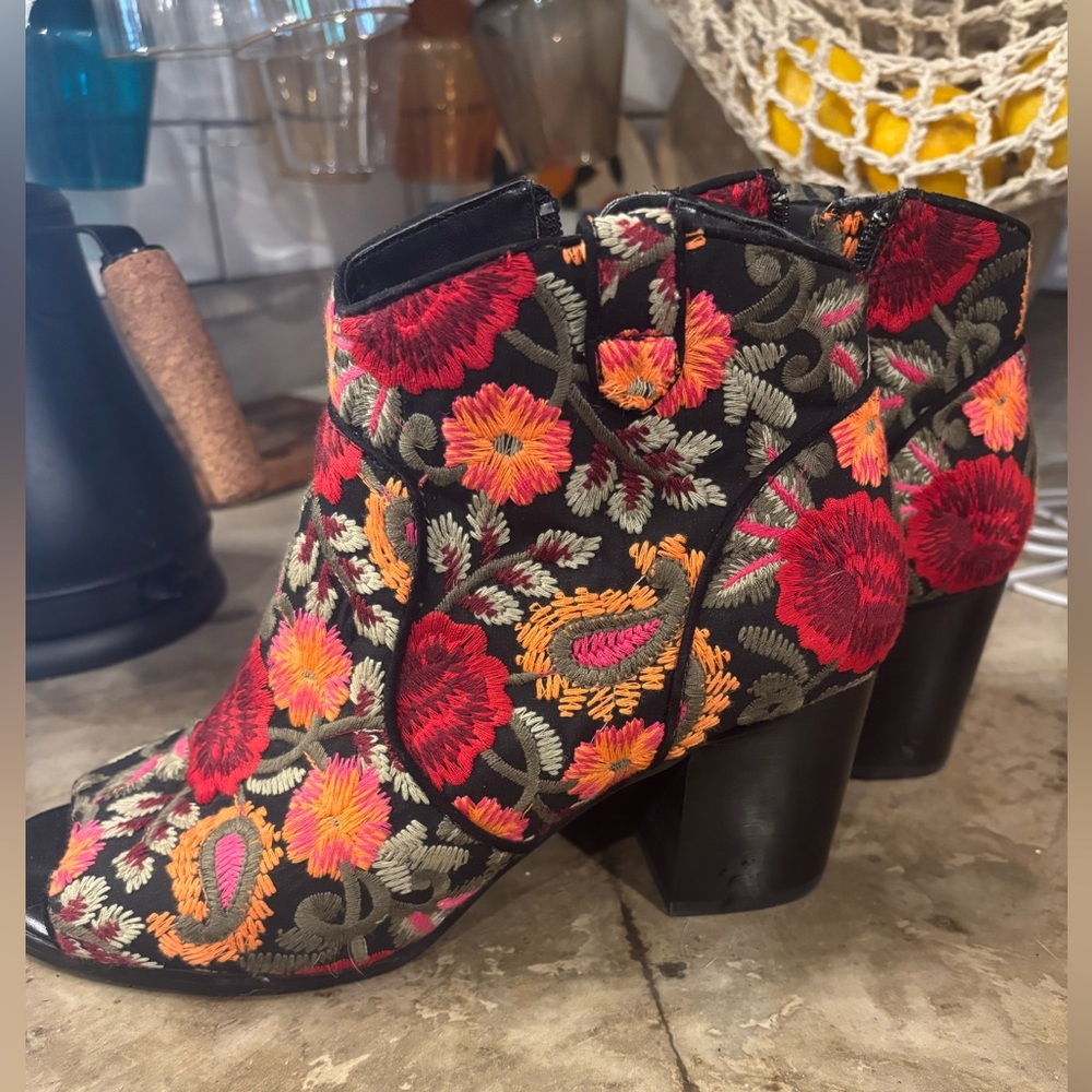 Floral Embroidered Peep-toe Ankle Boots - Picture 2 of 3